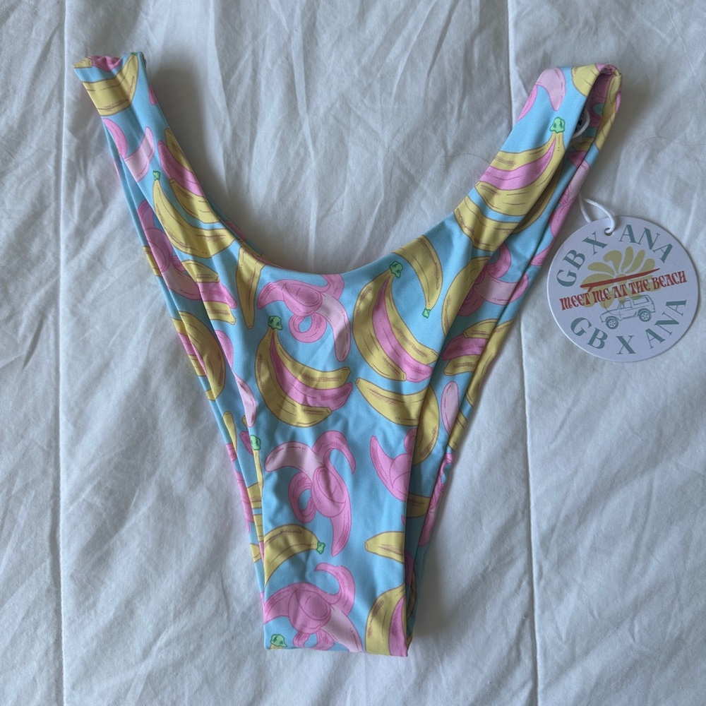 Grey Bandit x Ana Bikini - Anas Bananas Bottom